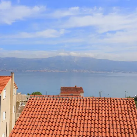 Apartamento By The Sea Slatine, Ciovo - 17234